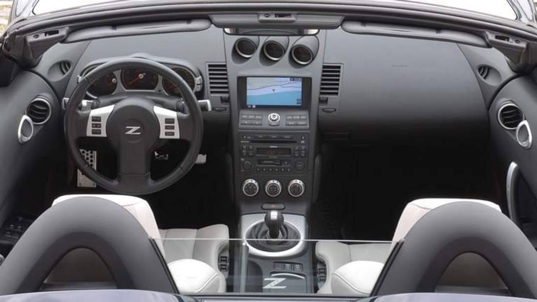 interiorul Nissan 350Z