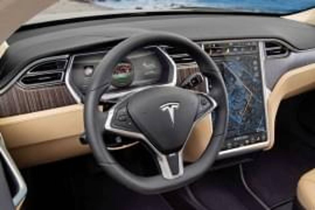 Interiorul Tesla Model X P85+