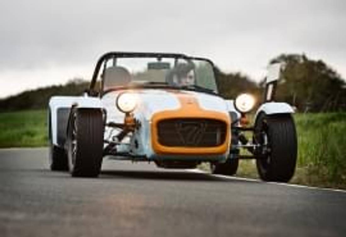 Caterham Seven Roadsport 175 SV este o copie Lotus Seven.