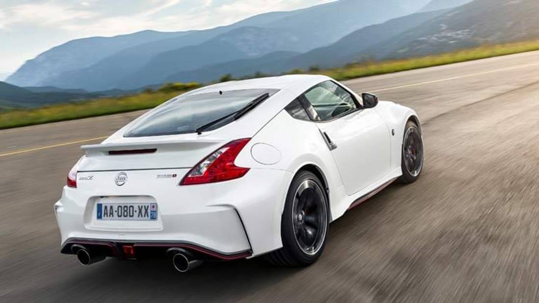 Nissan 370Z privit din spate