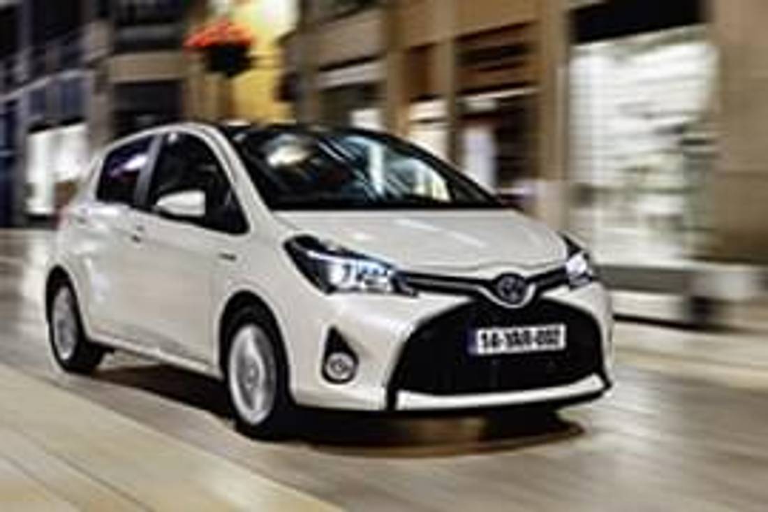 Toyota Yaris privită din faţă