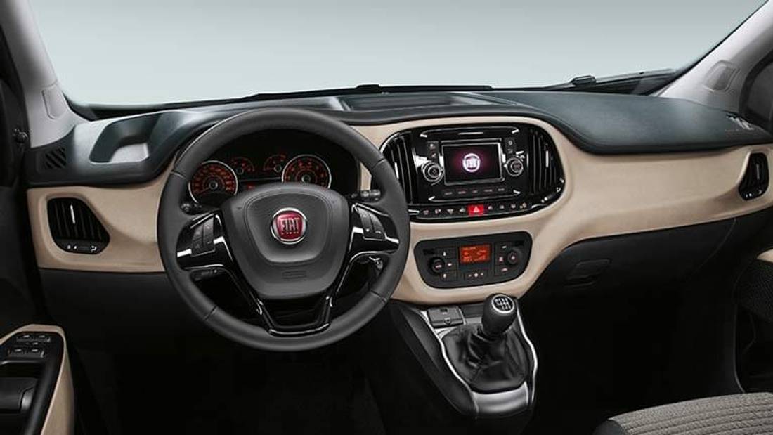 Fiat Doblo alb interior