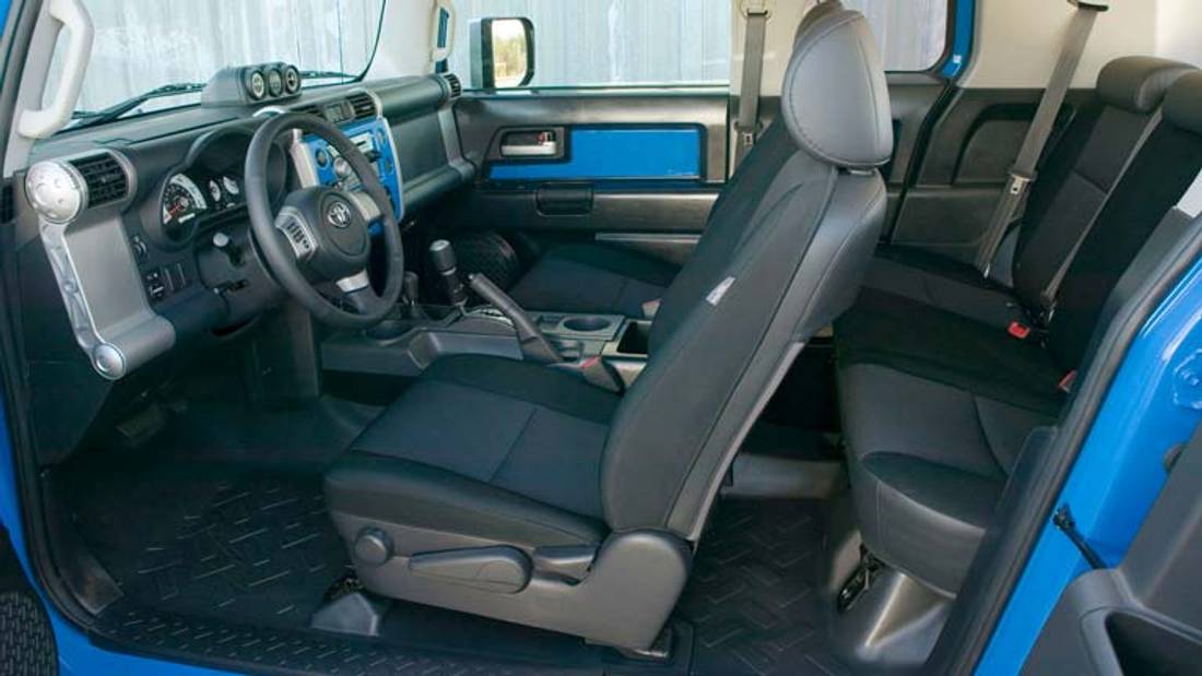interior Toyota FJ Cruiser