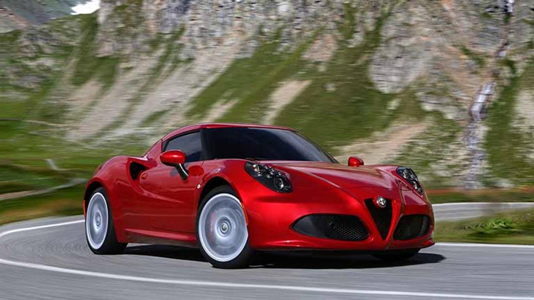 Alfa Romeo 4C vedere din fata