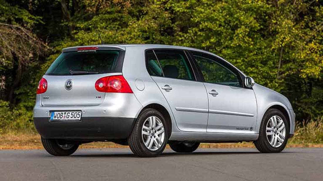 Volkswagen Golf 5 vedere din lateral