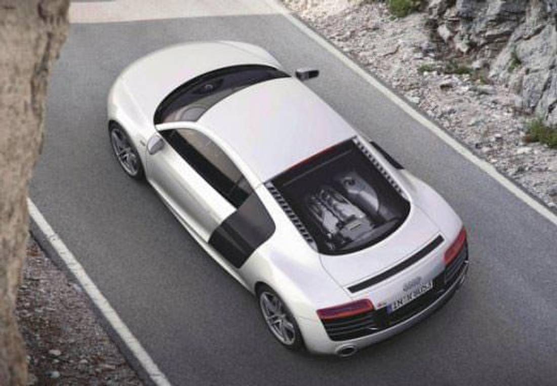 Audi R8 argintiu