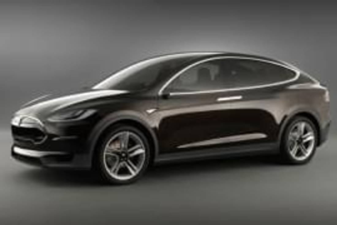 Tesla Model X privită din faţă