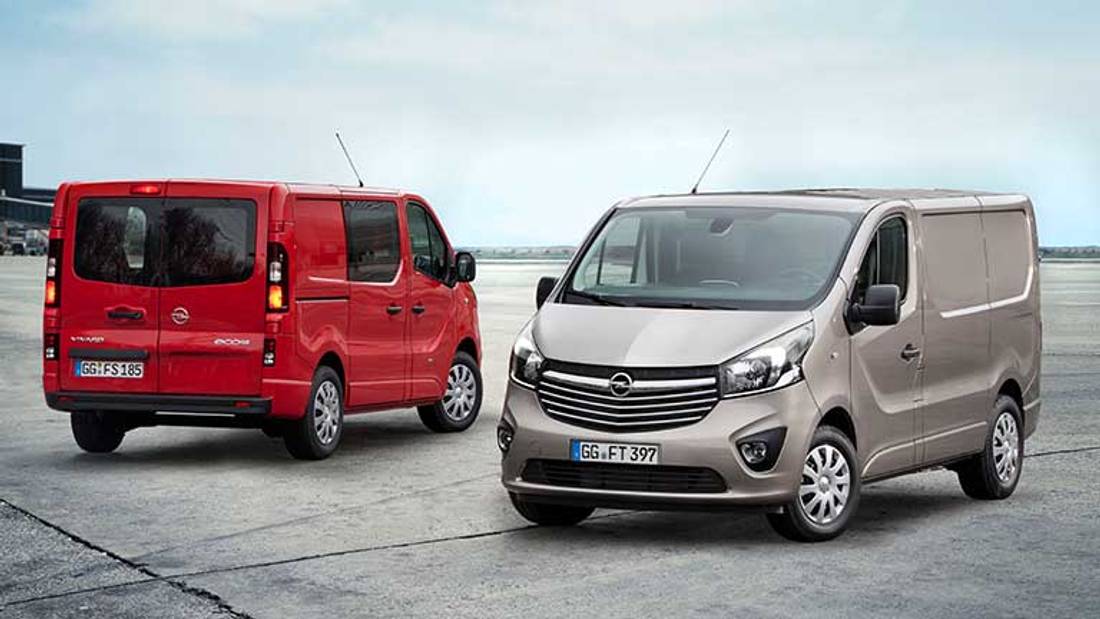 Opel Vivaro vedere din fata si din spate