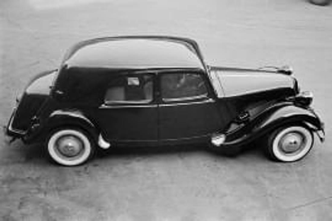 Citroën Avant Traction privit de sus