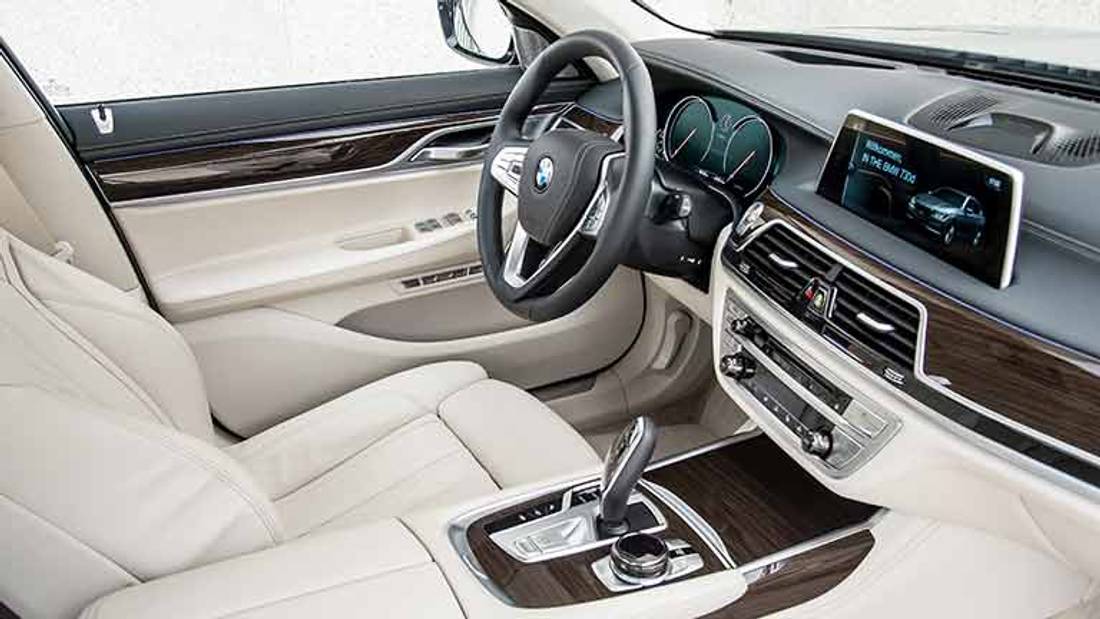 interiorul BMW 730