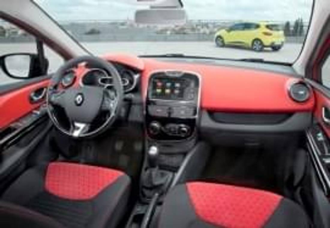Interiorul Renault Clio
