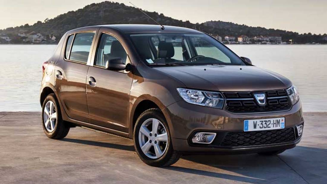 Dacia Sandero privit din fata