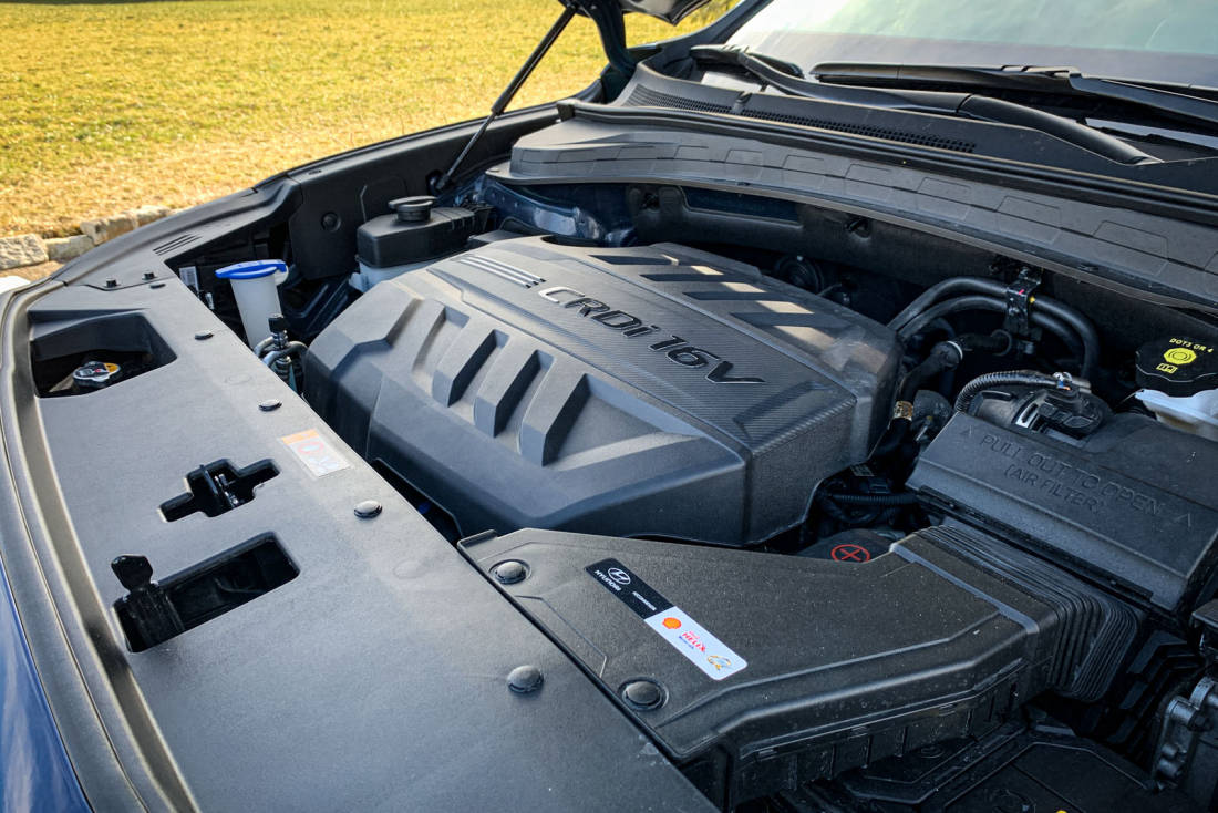 Hyundai-Santa-Fe-Engine