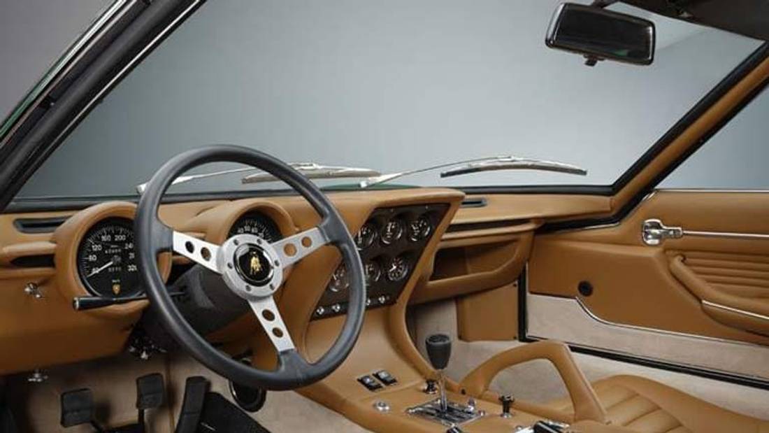 Lamborghini Miura interior