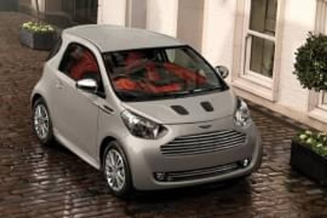 Aston Martin Cygnet din față