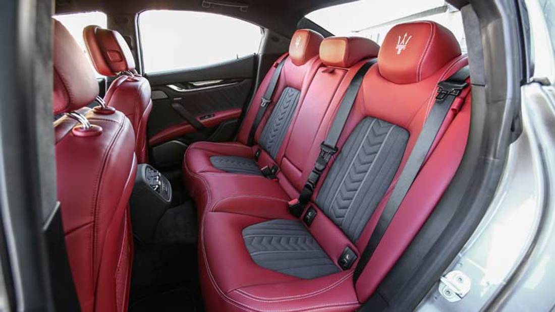 interiorul Maserati Ghibli