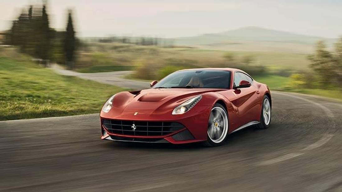 Ferrari F12 vedere din fata