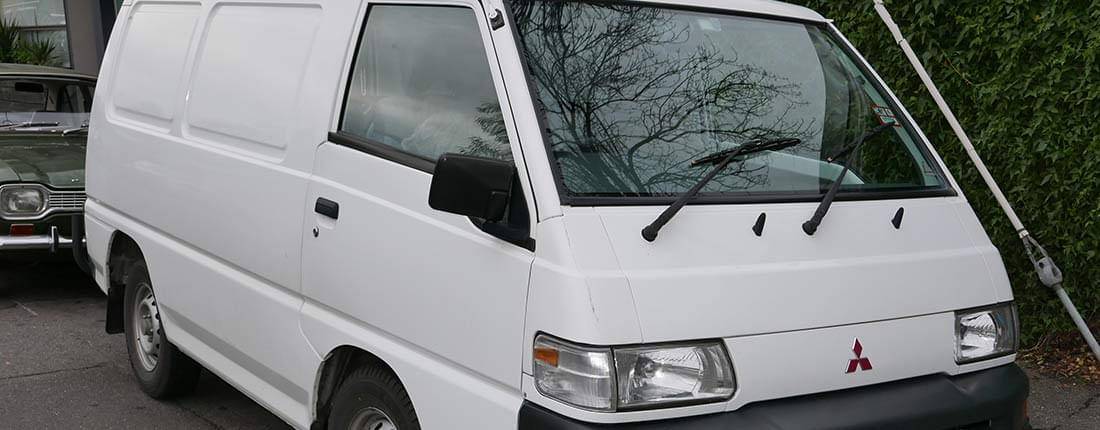 mitsubishi-delica-l-01.jpg