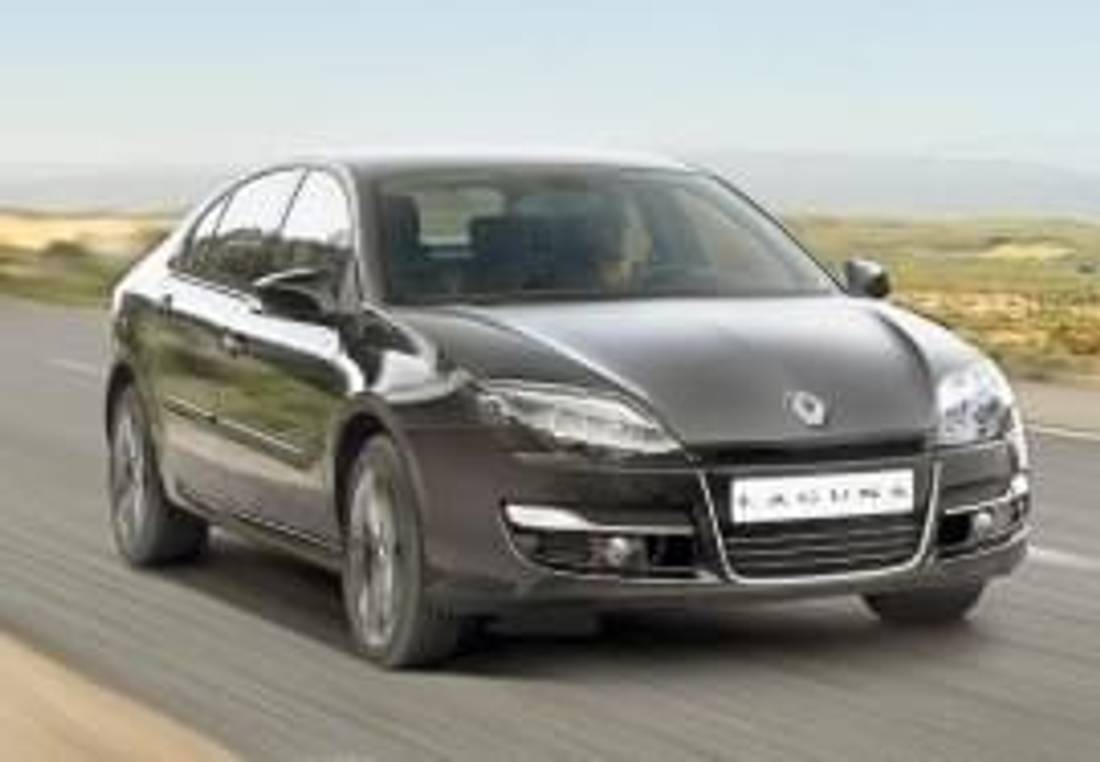 Renault Laguna privit din faţă