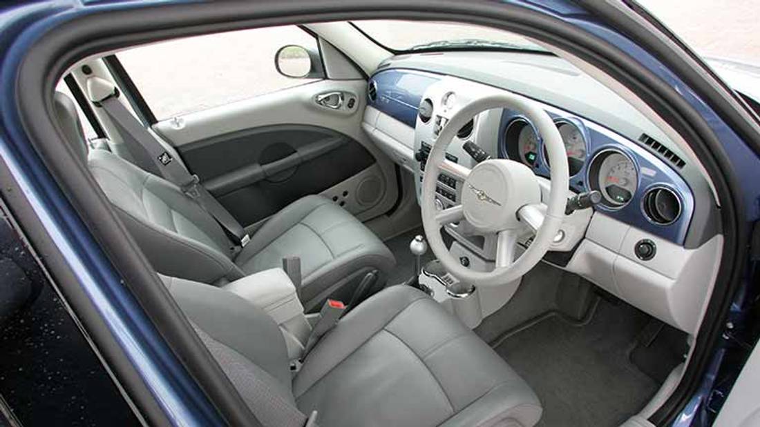 interiorul Chrysler PT Cruiser