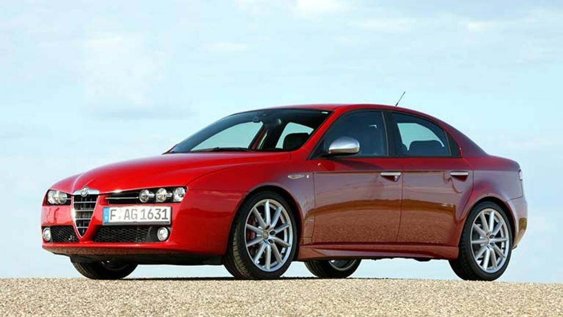 Alfa Romeo 159 vedere din lateral