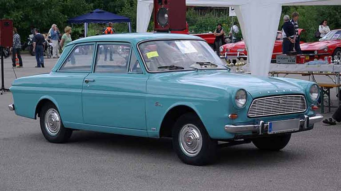 Ford Taunus verde