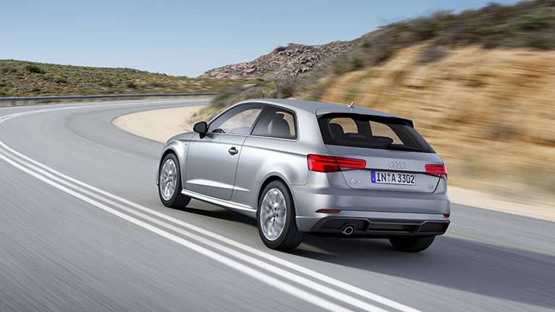 Audi A3 vedere din spate