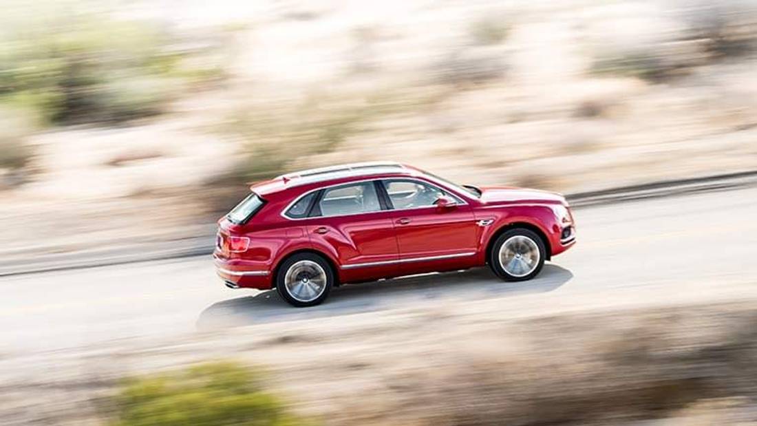 Bentley Bentayga vedere din lateral