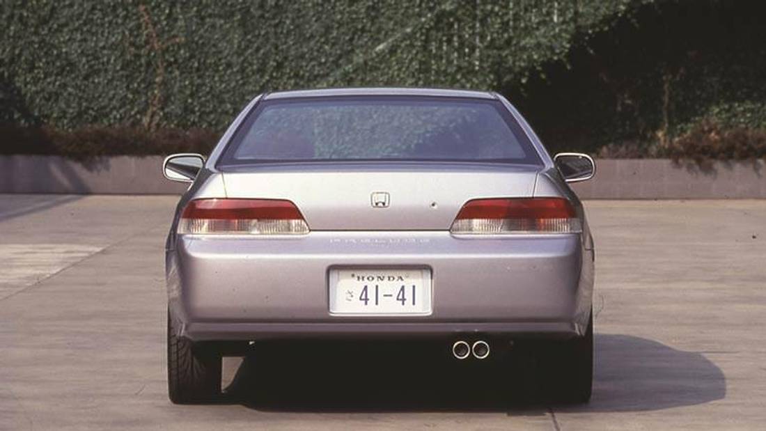 Honda Prelude vedere din spate