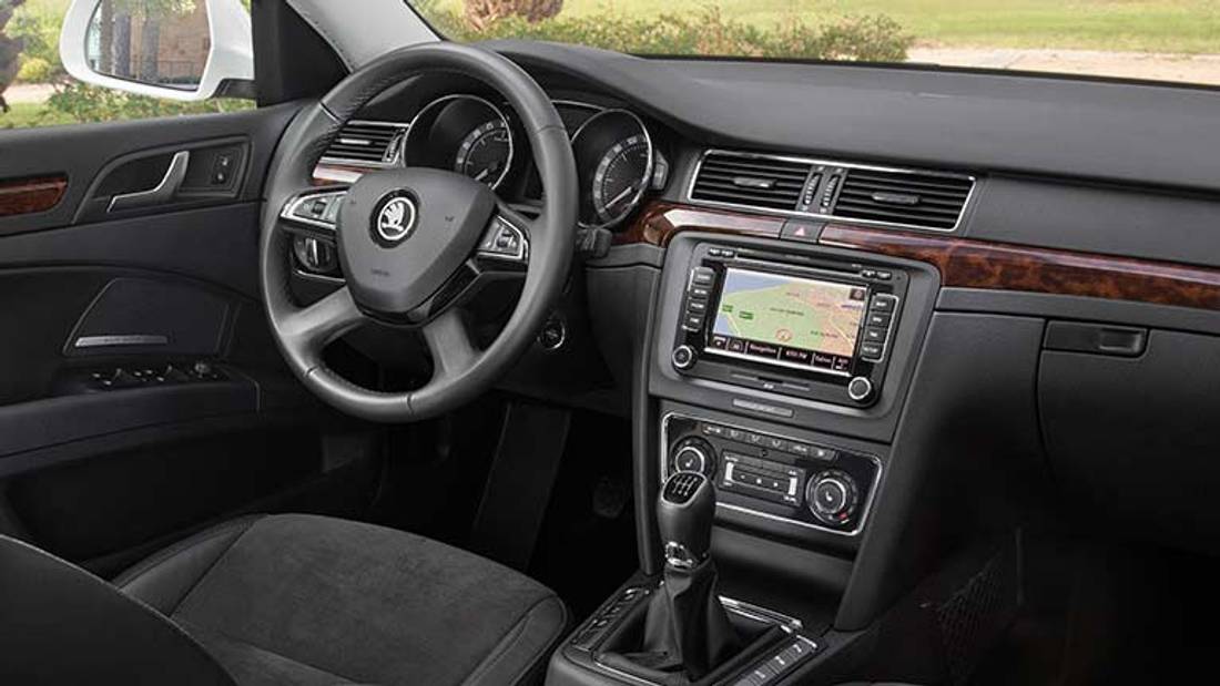 Interior Skoda Superb sedan