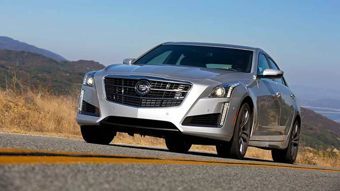 Cadillac CTS privit din fata