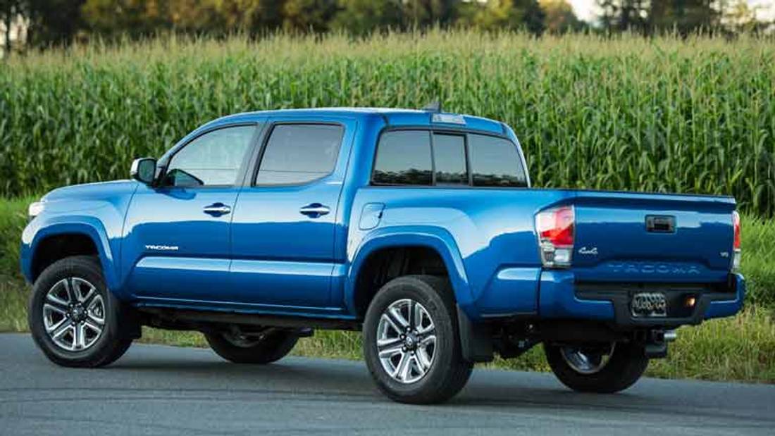 Toyota Tacoma privit din spate