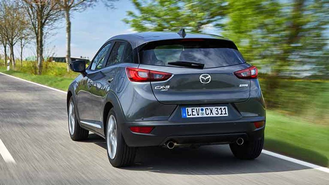 Mazda CX-3 privita din spate