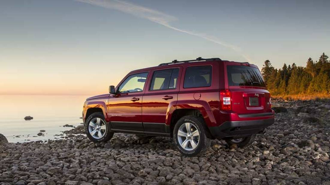 Jeep Patriot vedere din spate