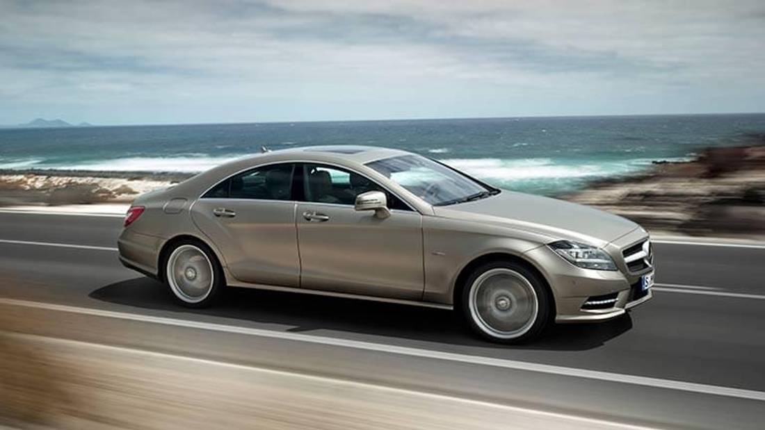 Mercedes CLS privit din lateral