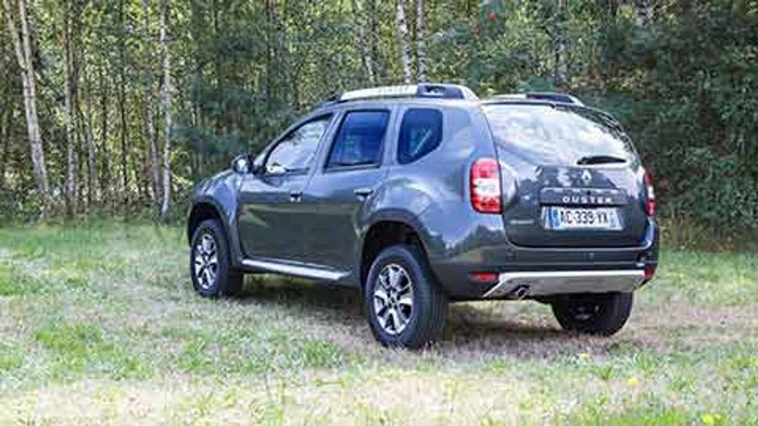 Renault Duster din spate