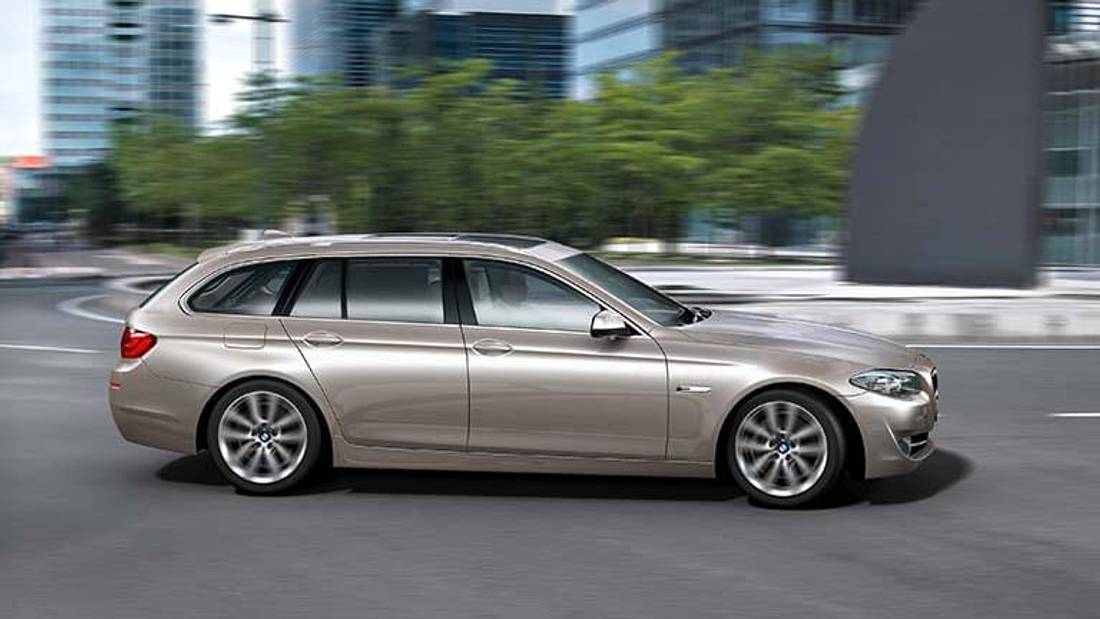 BMW 520 privit din lateral