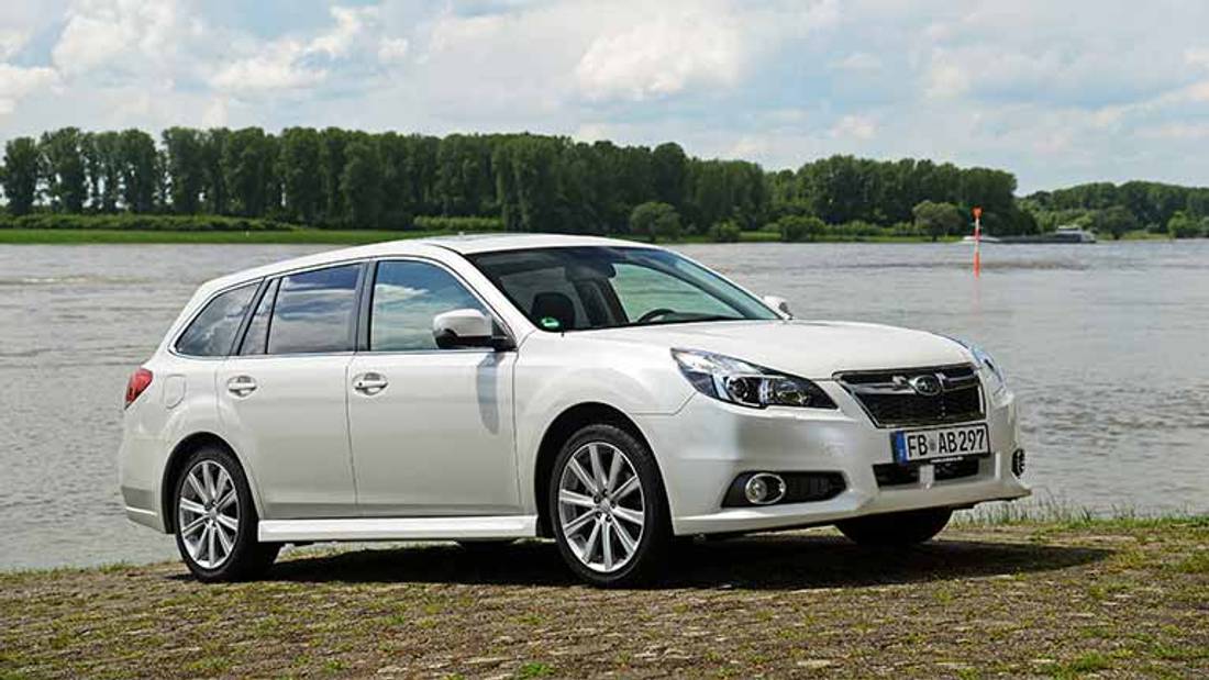 Subaru Legacy vedere din fata