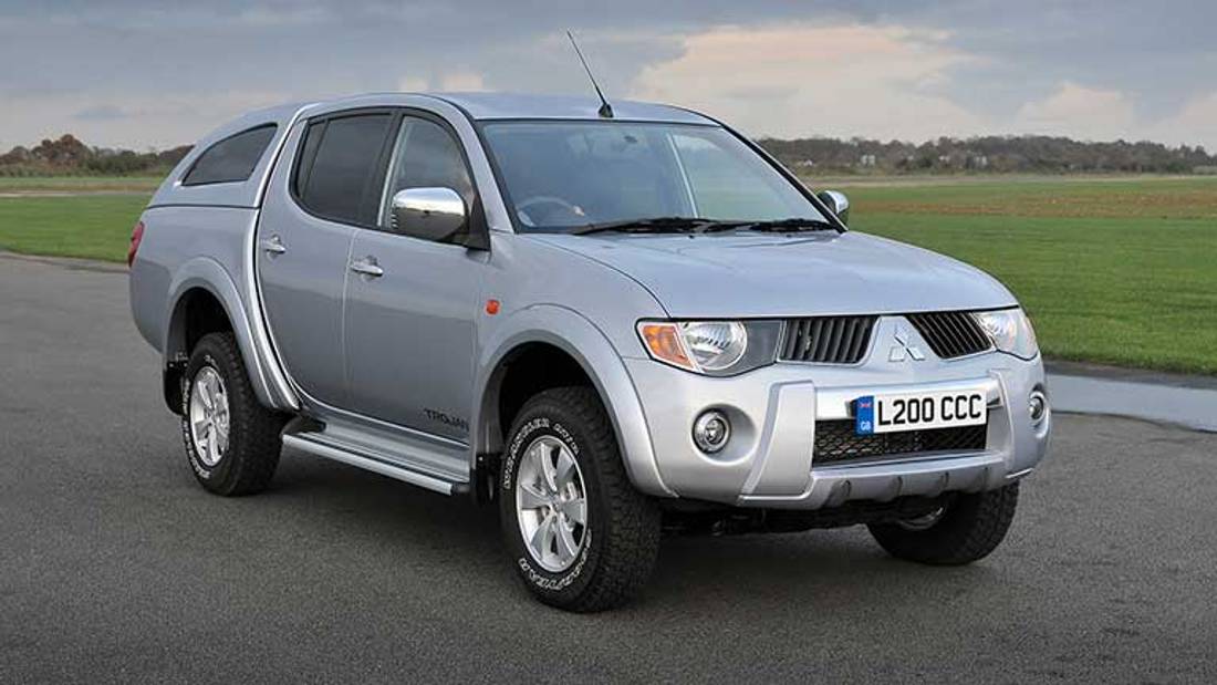 Mitsubishi L200 vedere din fata