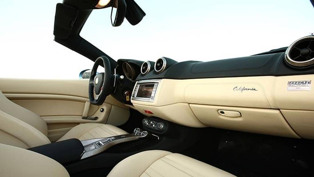 Interior Ferrari California