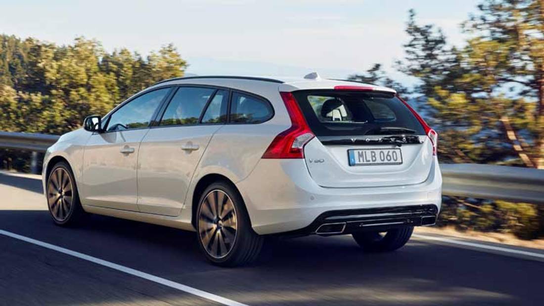 Volvo V60 privit din spate