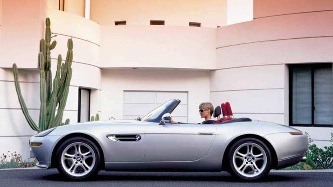 BMW Z8 vedere din lateral