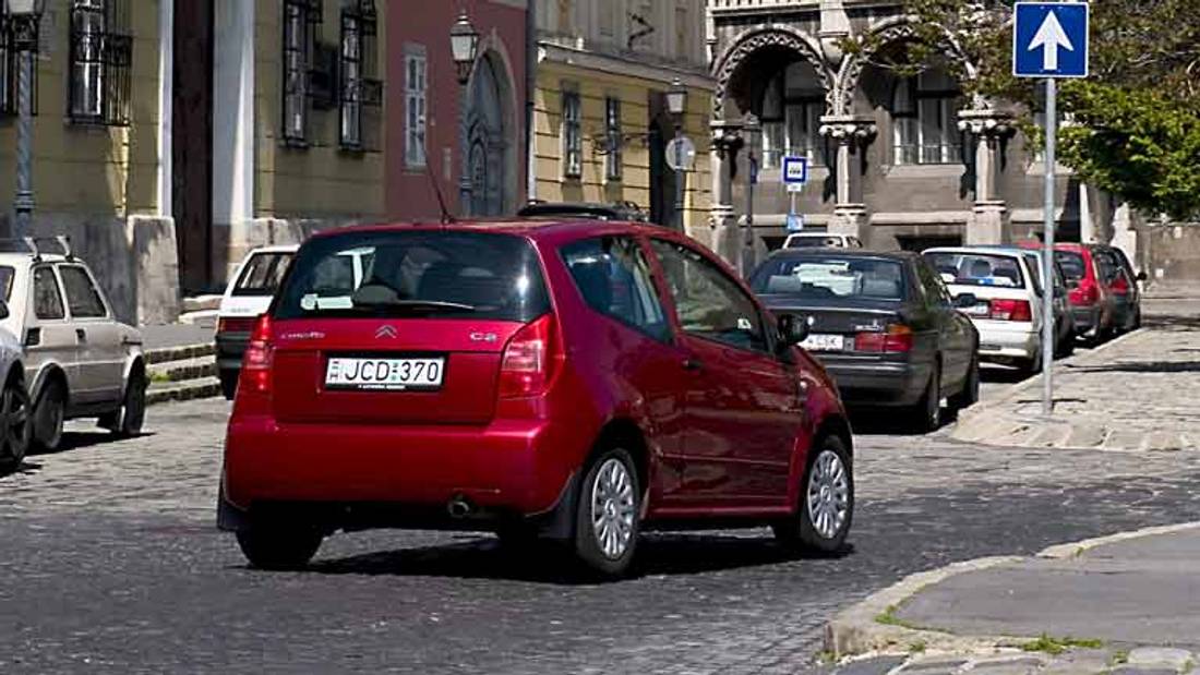 Citroen C2 vedere din spate