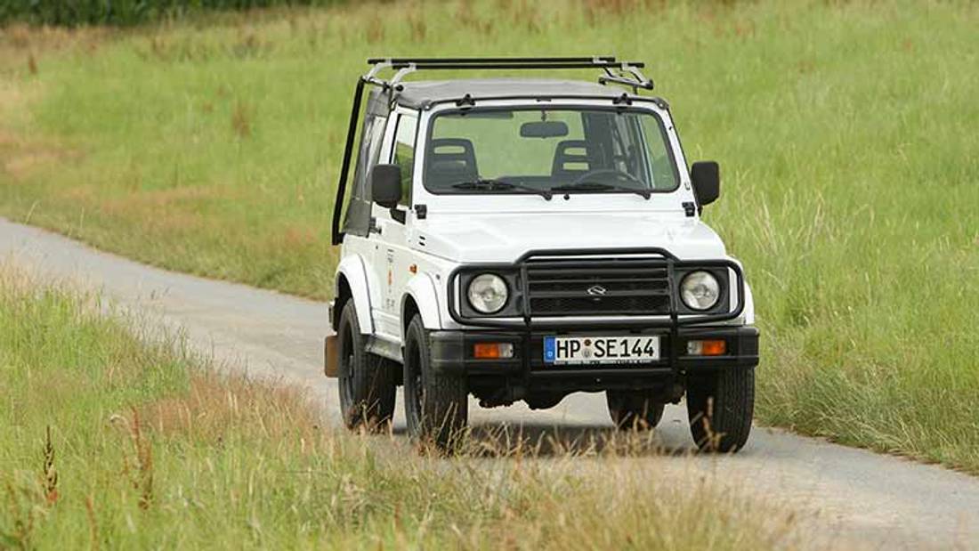 Suzuki Samurai vedere din fata