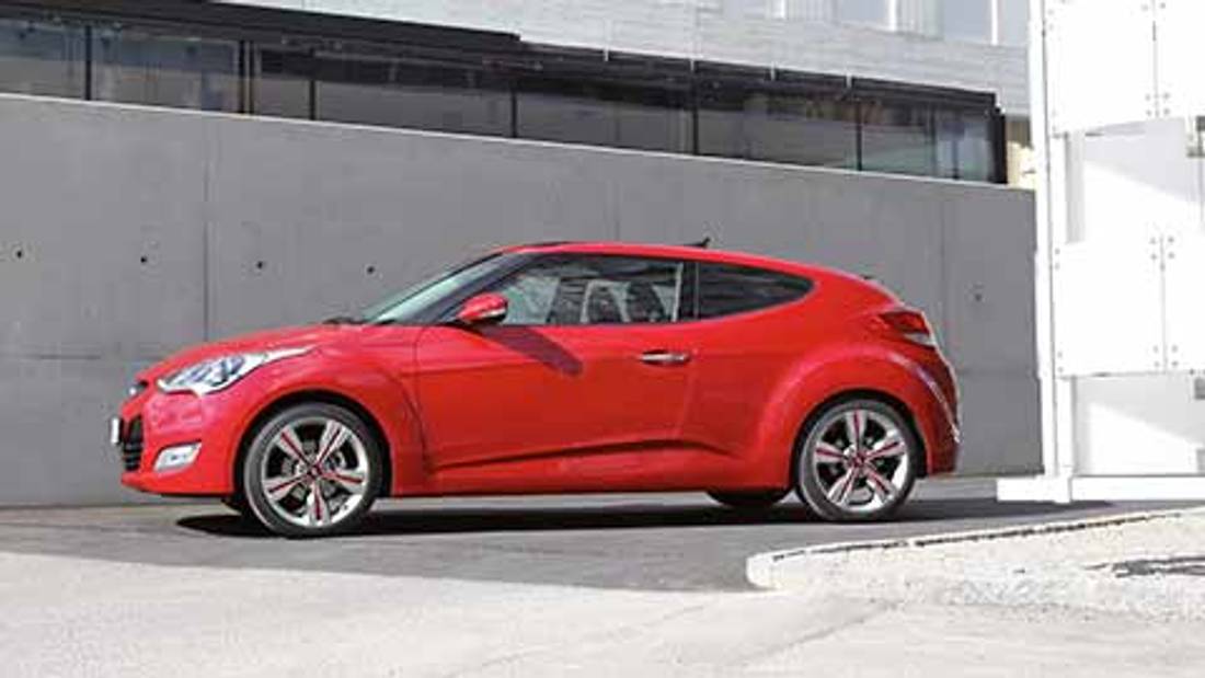 Hyundai Veloster privit din spate