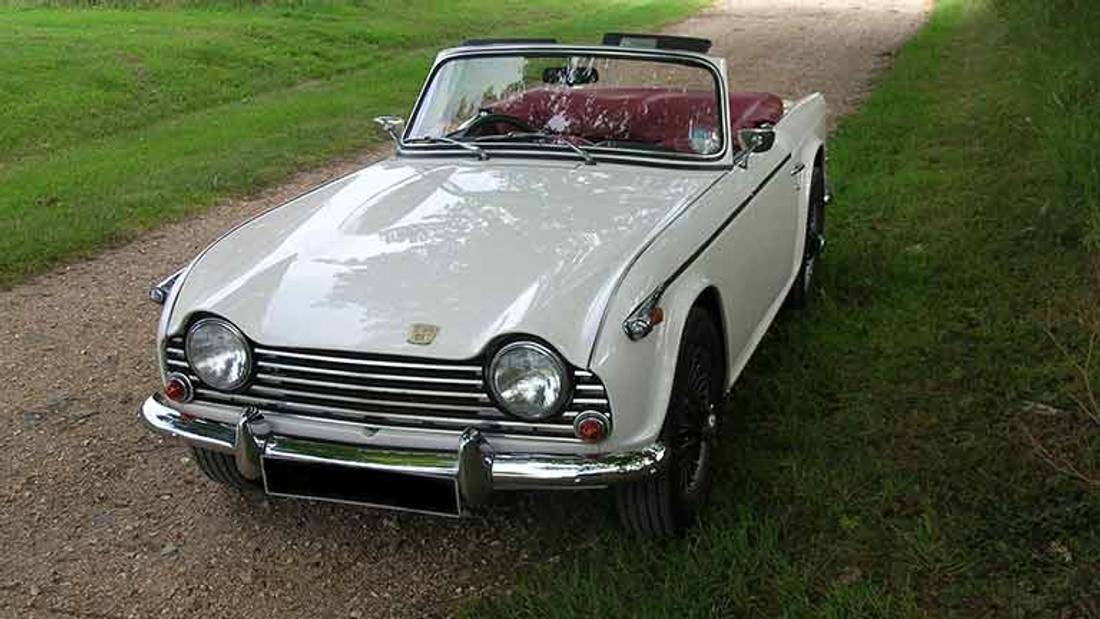 Triumph TR5 privit din fata