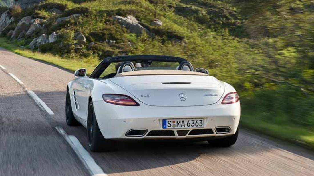 Mercedes SLS vedere din spate