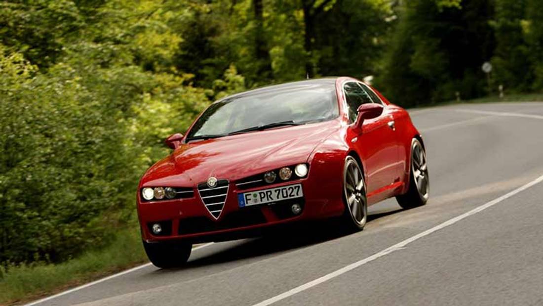 Alfa Romeo Brera vedere din exterior