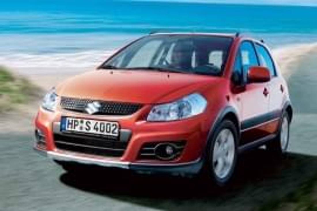 Suzuki SX4 privit din faţă