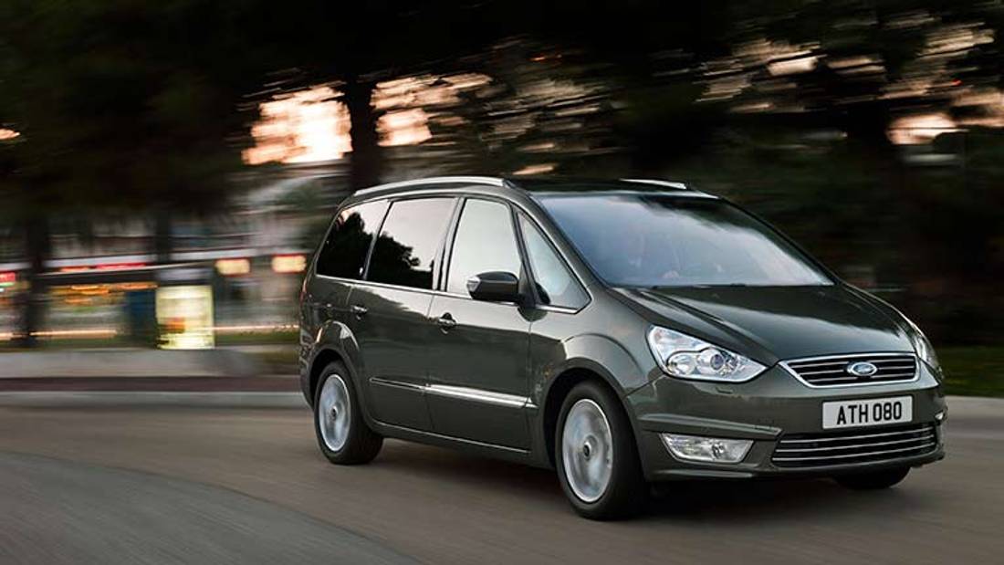 Ford Galaxy vedere din lateral